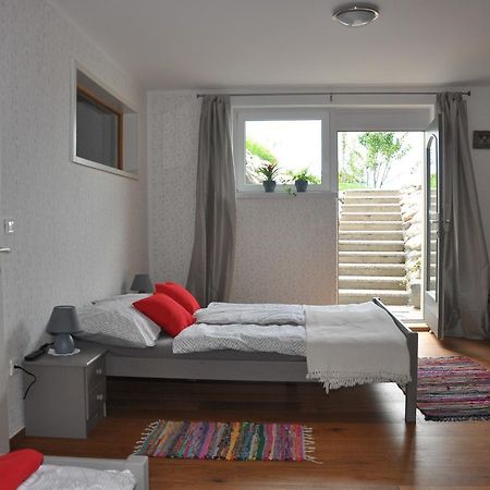 Apartma Romana Spodnji Otok 外观 照片